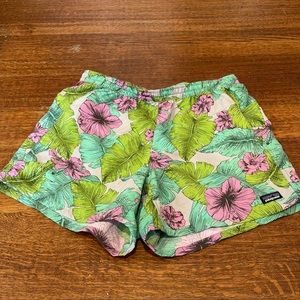 Patagonia Baggies shorts, women’s medium, Hawaiian tropical floral print